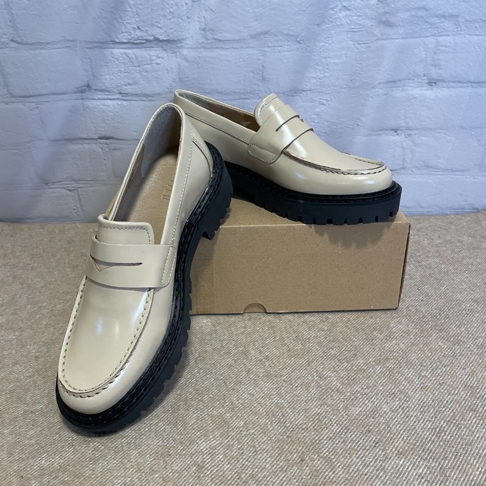 Edited Gunhilda Loafers NWT NIB- Size 37 (US women's 6.5) Beige